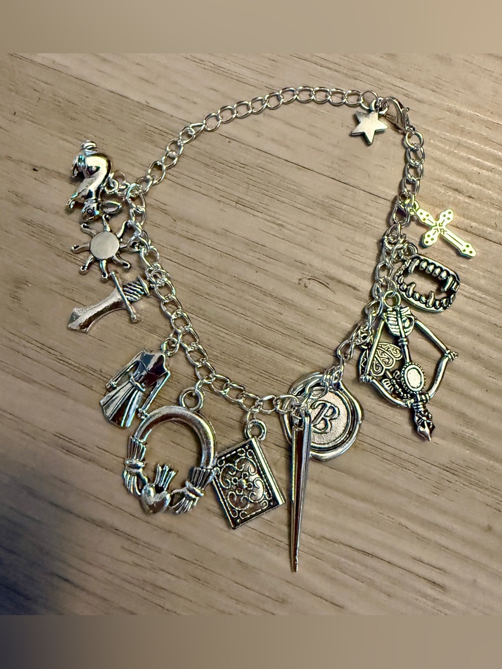 New Buffy The Vampire Slayer Themed Silvertone Charm Bracelet Y2K Vibes Goth